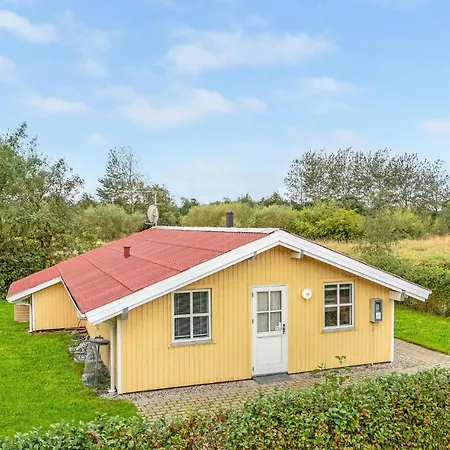 3 Bedroom Awesome In Hemmet Holiday home *