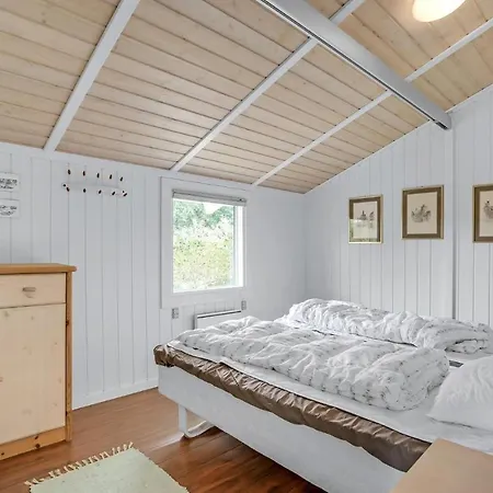 3 Bedroom Awesome In Hemmet Holiday home